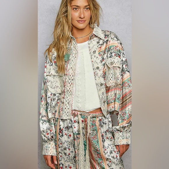 Tops - Floral Print Top or jacket 🌟